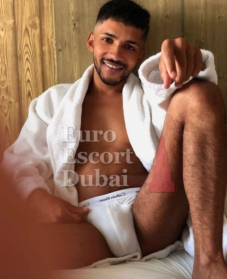 Omar, 27, escort in Dubai — 178 cm, black hair (photo 2 of 7)