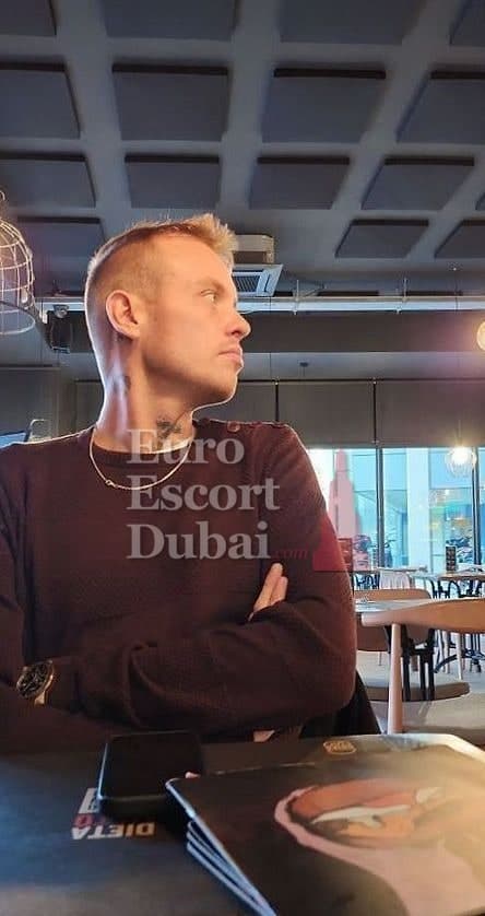 Alan, 29, escort in Dubai — 190 cm, blonde hair (photo 2 of 10)