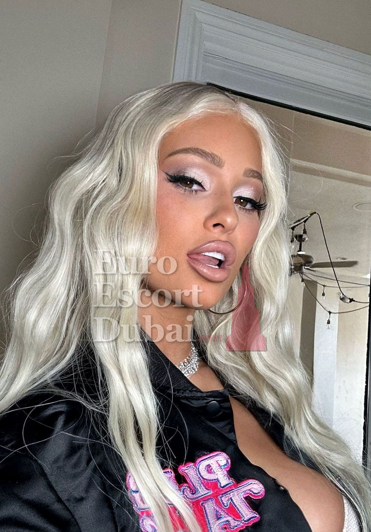 Nazli, 29, escort in Dubai — 170 cm, brown hair (photo 4 of 8)