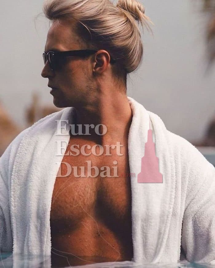 Sean, 36, escort in Dubai — 183 cm, brown hair (photo 12 of 13)