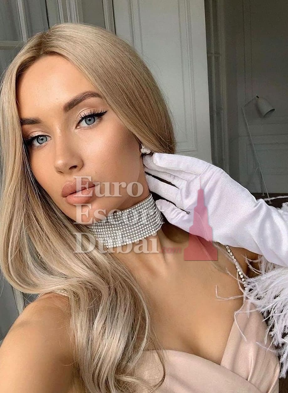 Tamar, 22, escort in Dubai — blonde hair, 173 cm (photo 1 of 5)