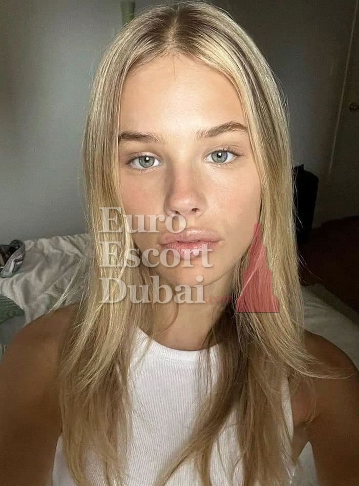 Nora, 20, escort in Dubai — French, 171 cm (photo 2 of 6)