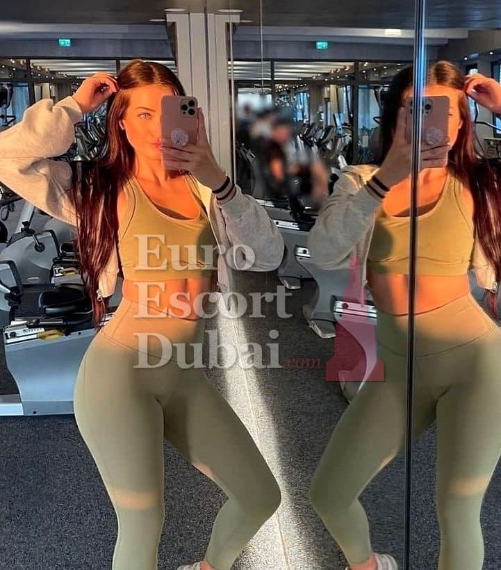 Merve, 22, escort in Dubai — Turkish, 170 cm (photo 2 of 6)