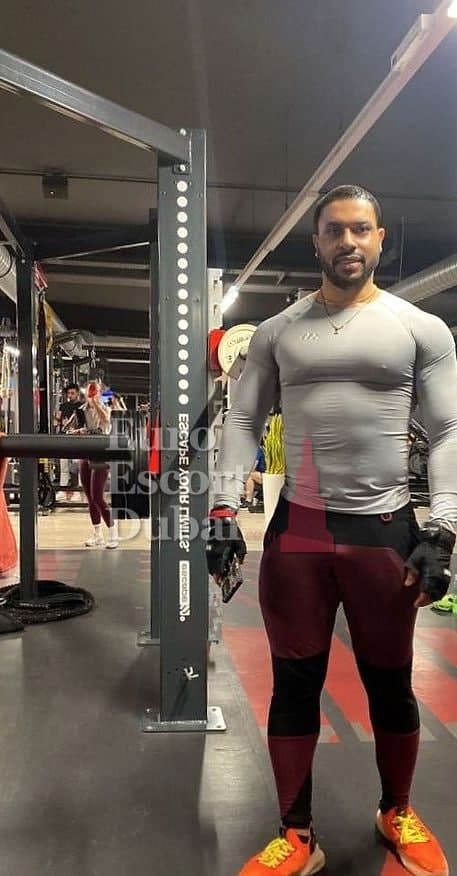 William, 29, escort in Dubai — black hair, 188 cm (photo 9 of 11)