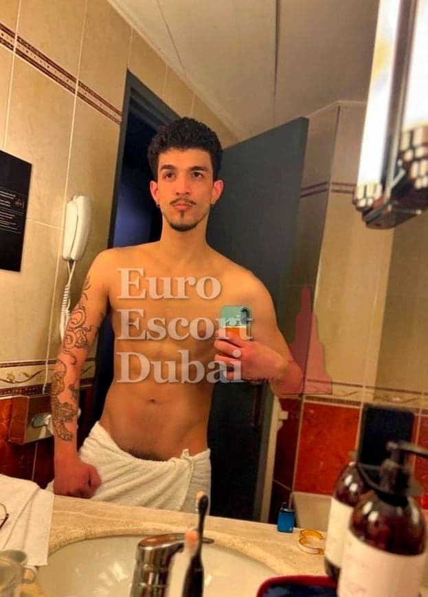 Amir, 25, escort in Dubai — 180 cm, black hair (photo 12 of 13)