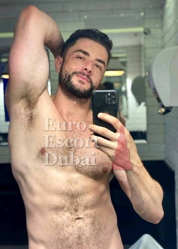 Saeed, 31, escort in Dubai — 188 cm, black hair (photo 4 of 7)