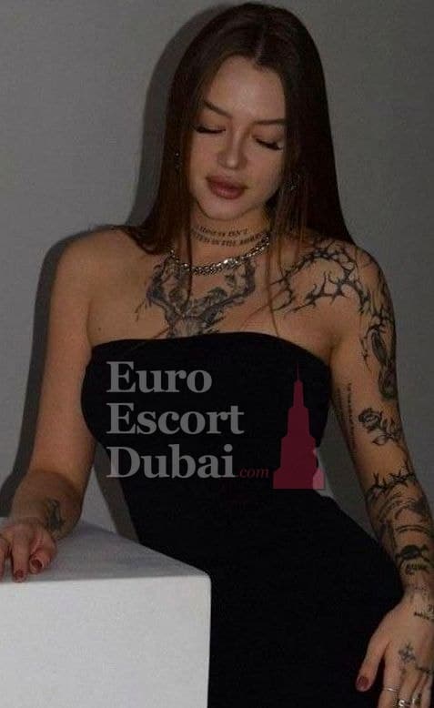 Agata, 23, escort in Dubai — 169 cm, brown hair (photo 6 of 13)