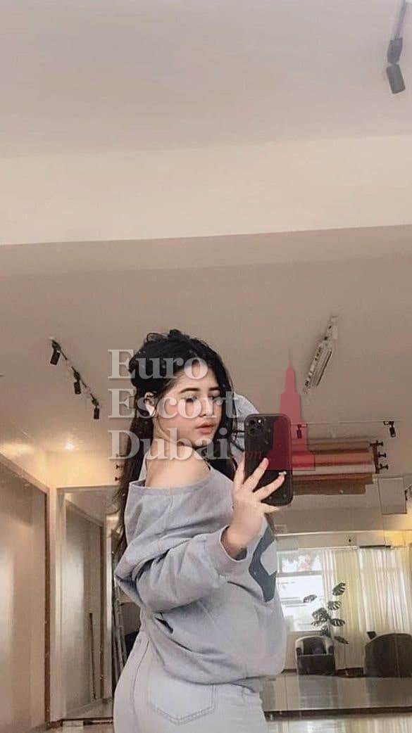 Izzah, 21, escort in Ajman — black hair, Filipino (photo 1 of 5)