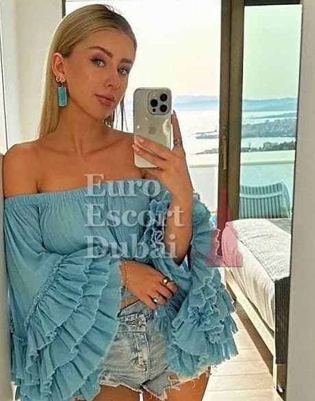 Vilma, 21, escort in Dubai — French, 170 cm (photo 2 of 6)