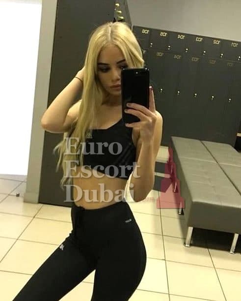 Madeline, 24, escort in Dubai — 172 cm, blonde hair (photo 2 of 7)