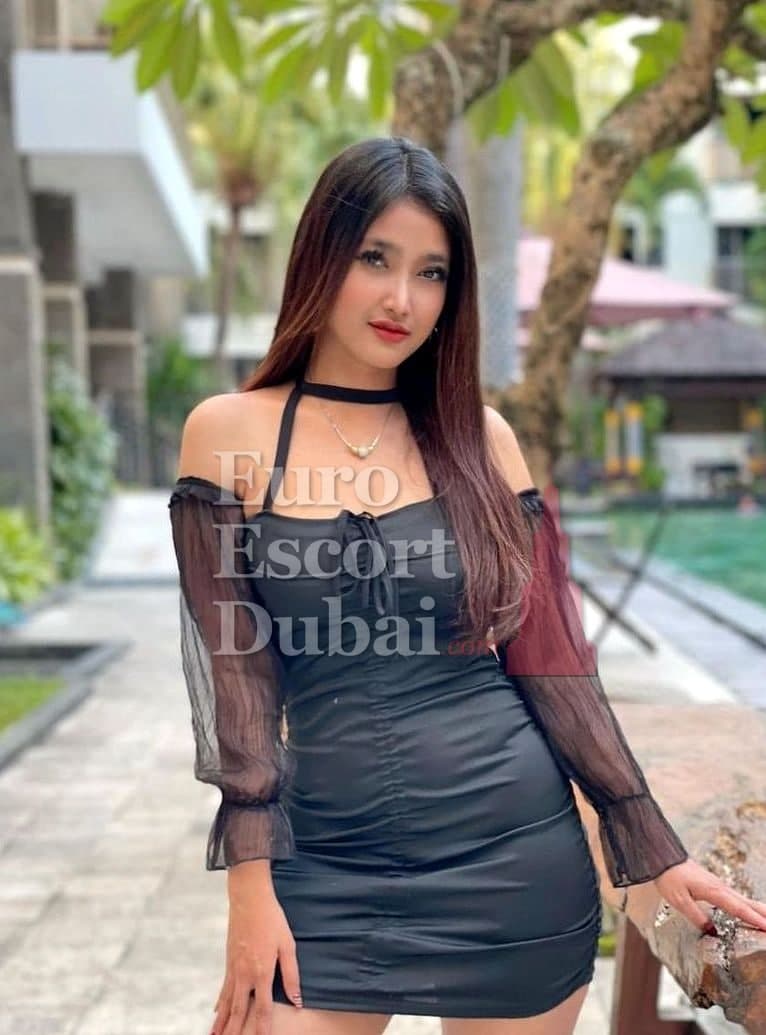 Thao, 20, escort in Dubai — 167 cm, black hair (photo 2 of 7)