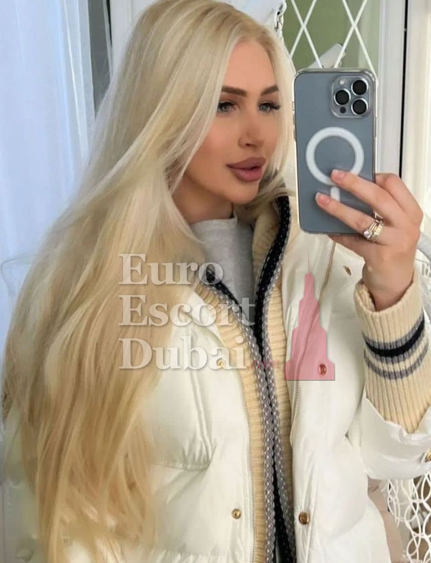 Heloise, 24, escort in Dubai — blonde hair, 170 cm (photo 1 of 8)