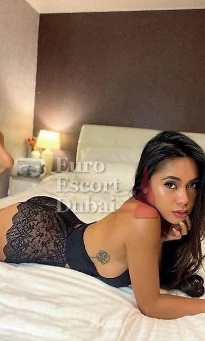 Deborah, 25, escort in Dubai — black hair, German (photo 1 of 5)
