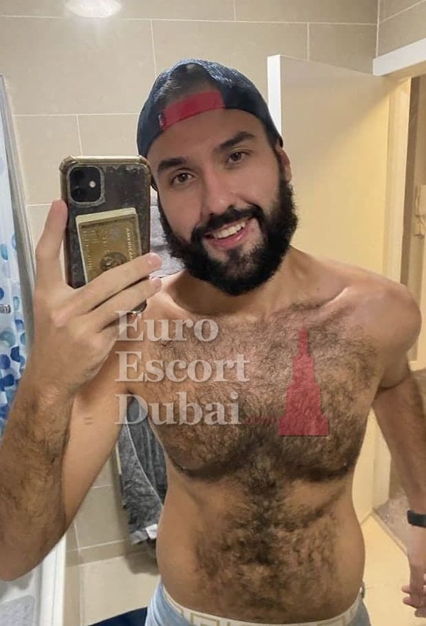 Daniel, 33, escort in Dubai — black hair, 188 cm (photo 3 of 10)