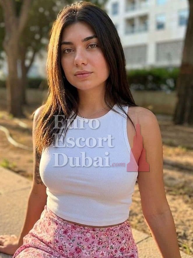 Irma, 25, escort in Dubai — brown hair, Belarusian (photo 4 of 13)