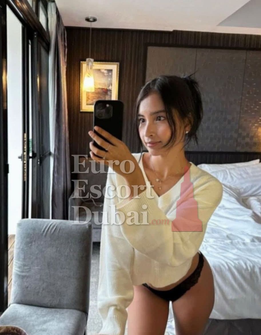 Kwan, 28, escort in Dubai — brown hair, Filipino (photo 4 of 10)