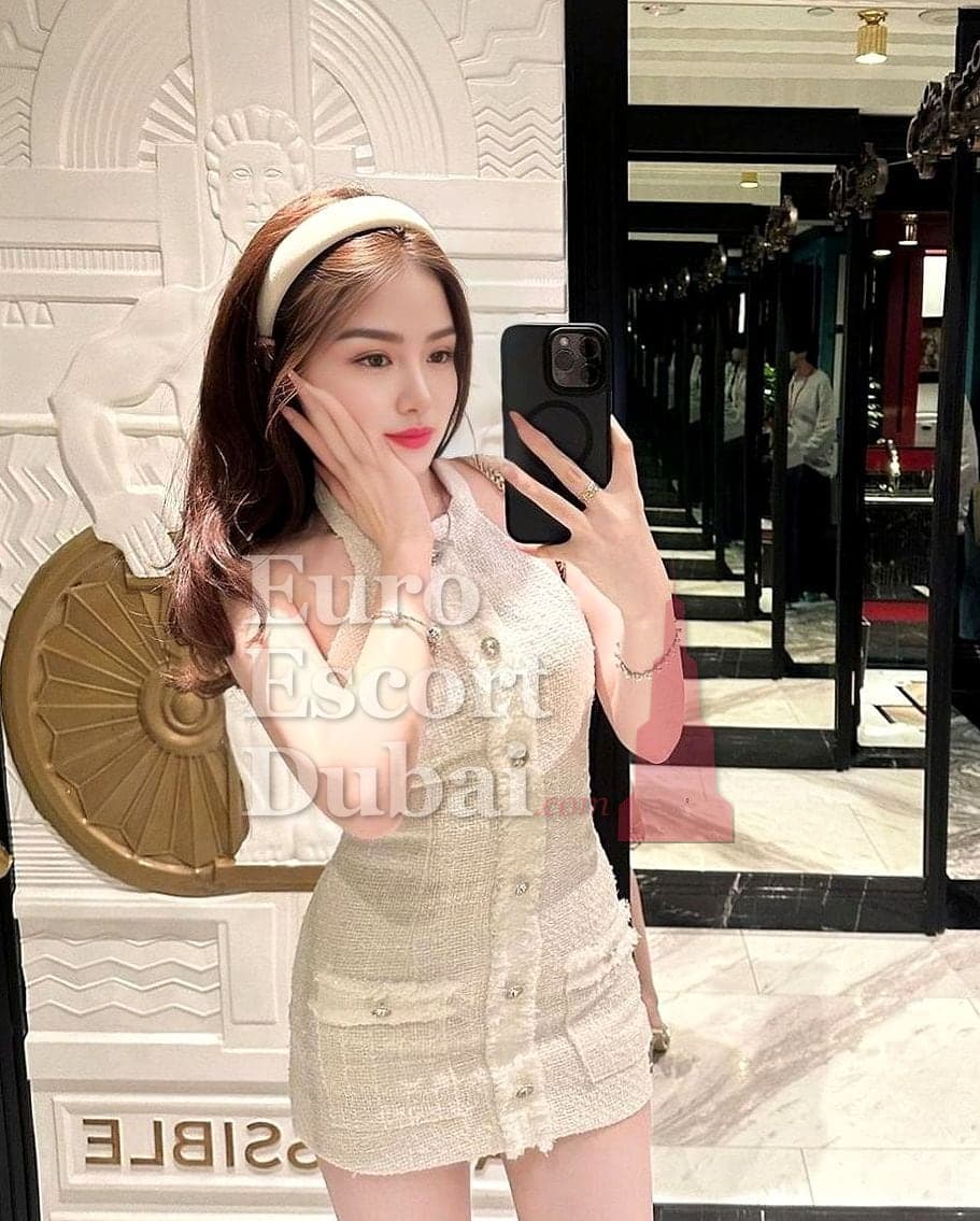 Mali, 22, escort in Abu Dhabi — 165 cm, black hair (photo 6 of 6)
