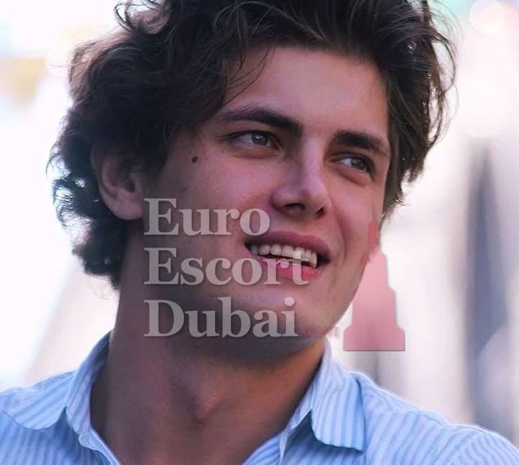 Dmitri, 25, escort in Dubai — 182 cm, brown hair (photo 3 of 13)