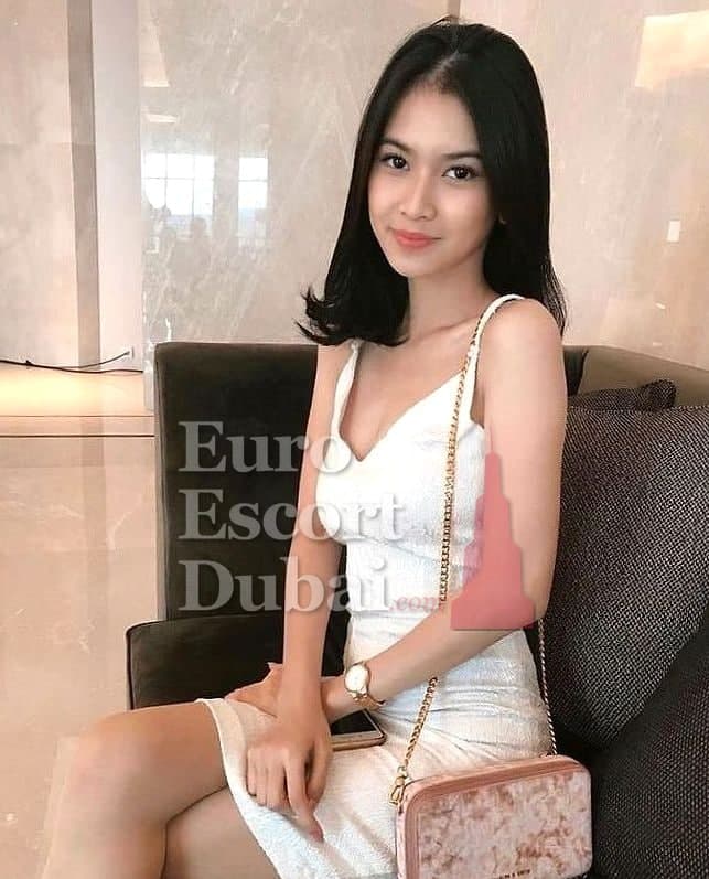 Nhung, 25, escort in Dubai — brown hair, Malaysian (photo 4 of 4)