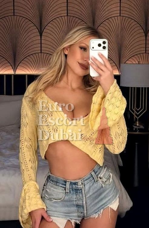 Asya, 27, escort in Dubai — 140 cm, blonde hair (photo 2 of 5)