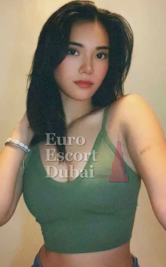 Li, 24, escort in Dubai — Malaysian, 165 cm (photo 5 of 5)