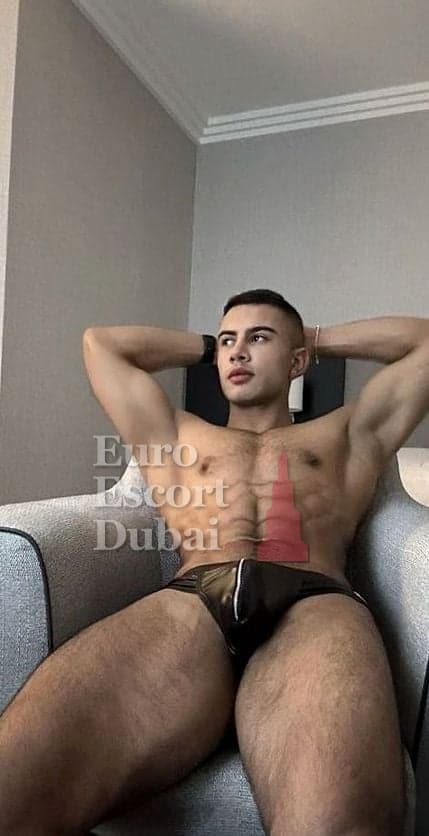 Rustam, 25, escort in Dubai — 173 cm, black hair (photo 4 of 8)