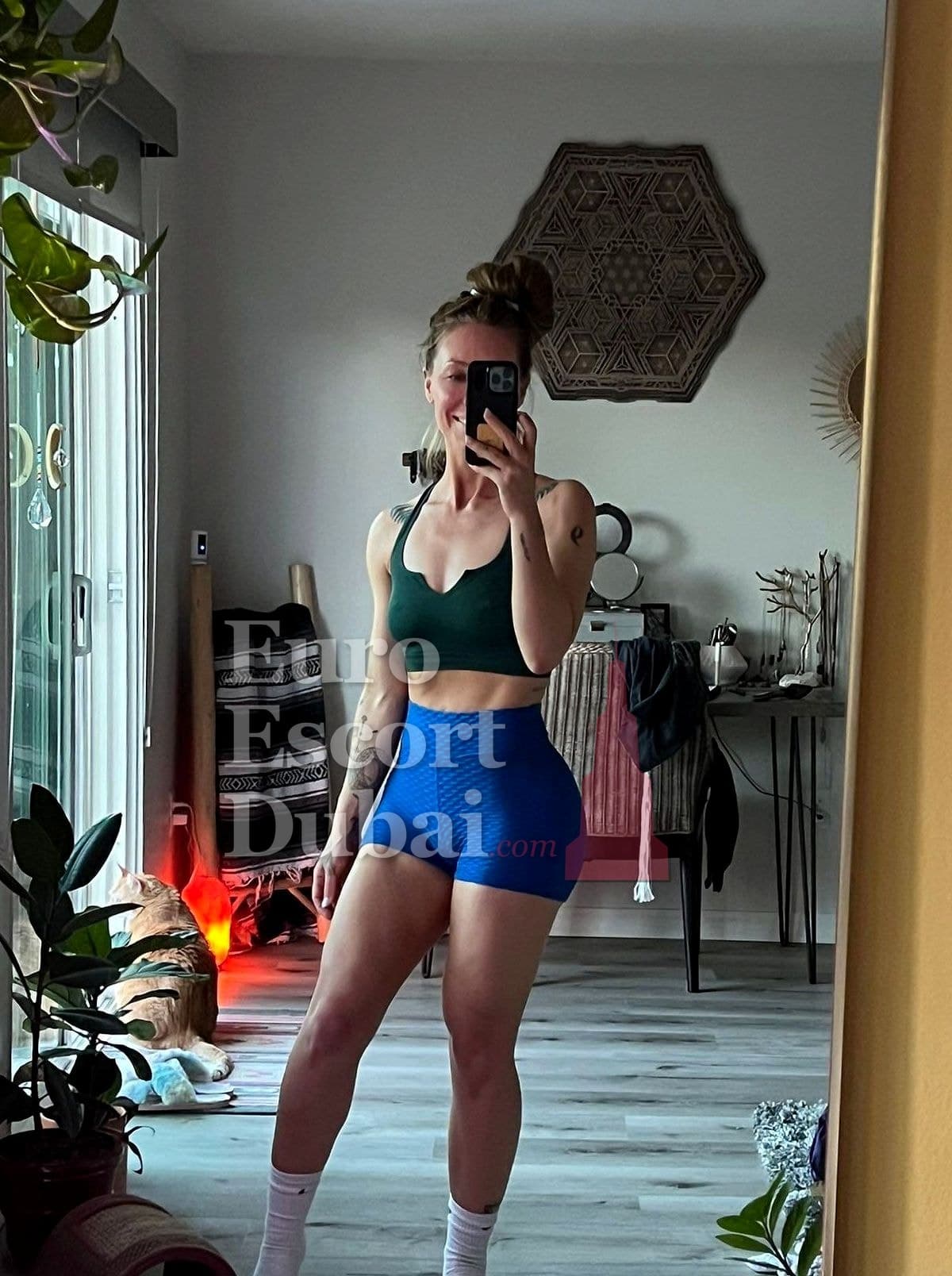 Alejandra, 32, escort in Dubai — blonde hair, Dutch (photo 1 of 10)