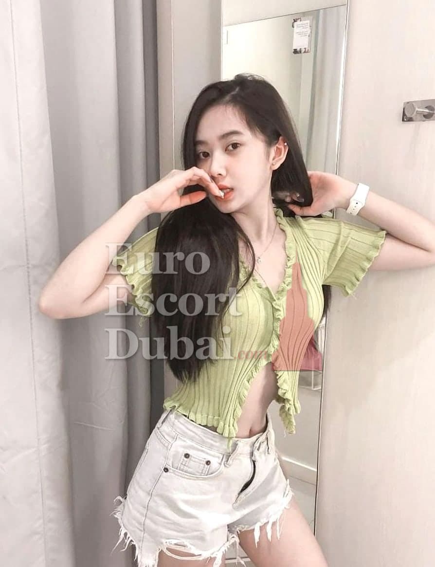 Ayesha, 24, escort in Abu Dhabi — black hair, Indonesian (photo 1 of 4)