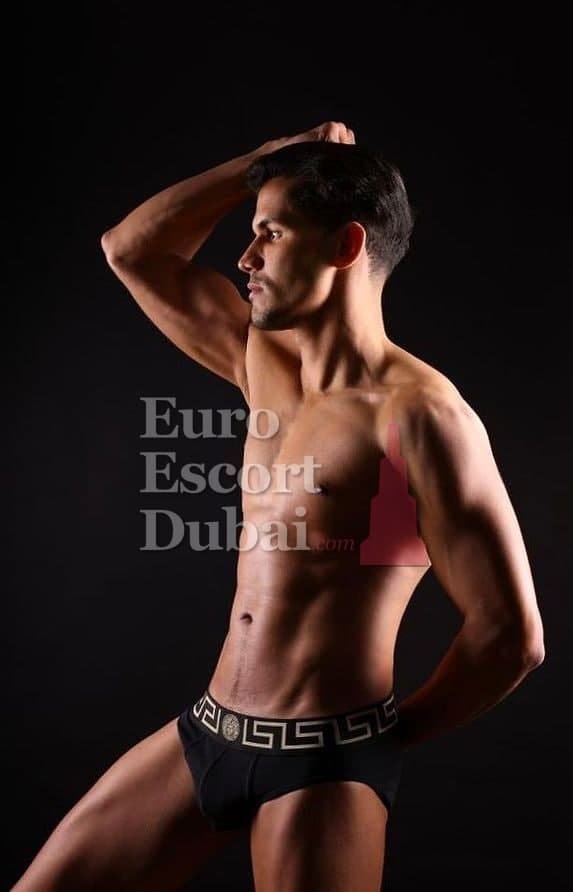 Tomas, 28, escort in Abu Dhabi — 178 cm, brown hair (photo 4 of 10)