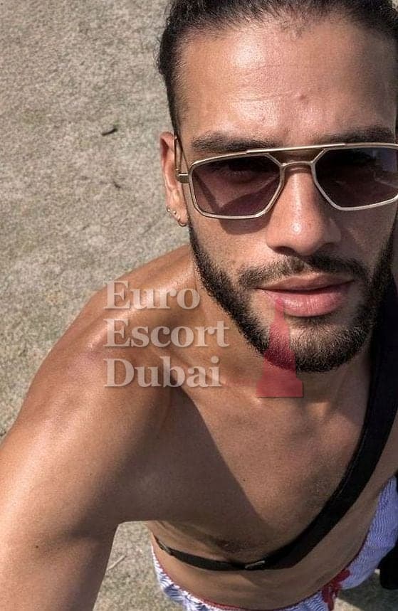 Joao, 28, escort in Abu Dhabi — 185 cm, black hair (photo 4 of 10)
