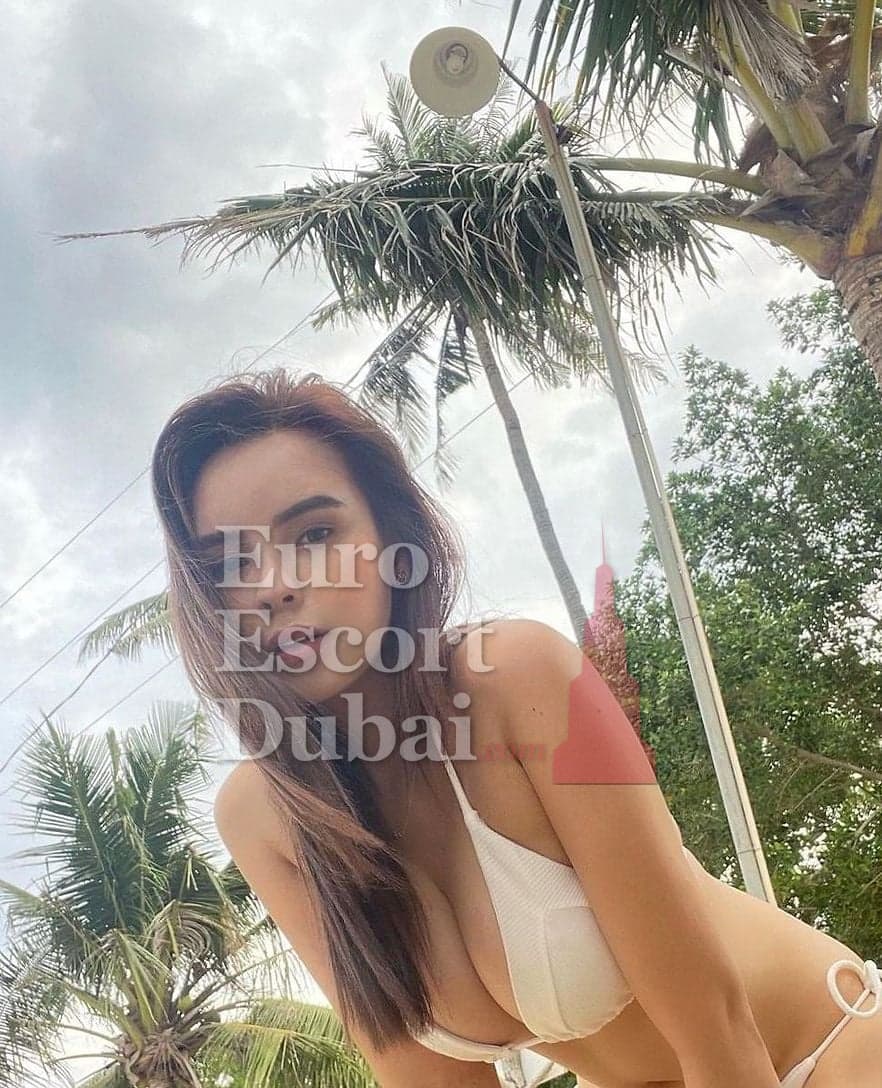 Dalia, 30, escort in Abu Dhabi — 175 cm, brown hair (photo 6 of 7)