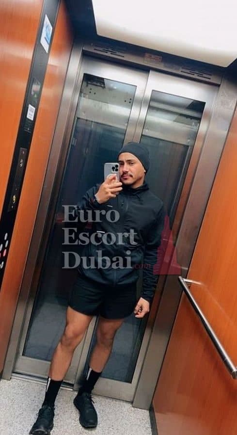 Daniyar, 29, escort in Dubai — black hair, 160 cm (photo 3 of 9)