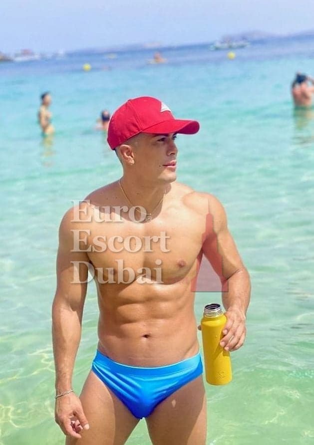 Adil, 26, escort in Dubai — black hair, 173 cm (photo 13 of 13)