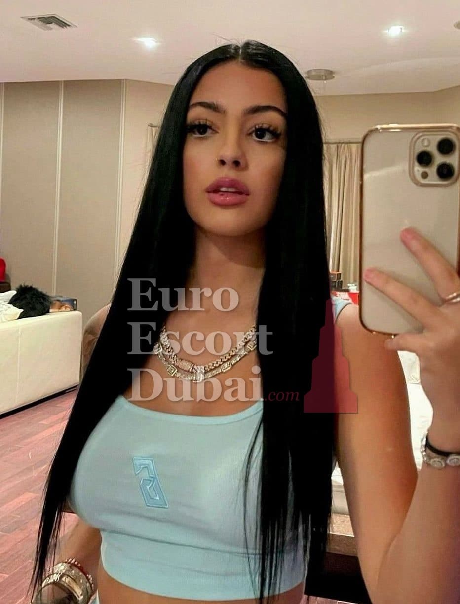 Mathilde, 31, escort in Sharjah — Belgian, 183 cm (photo 2 of 5)