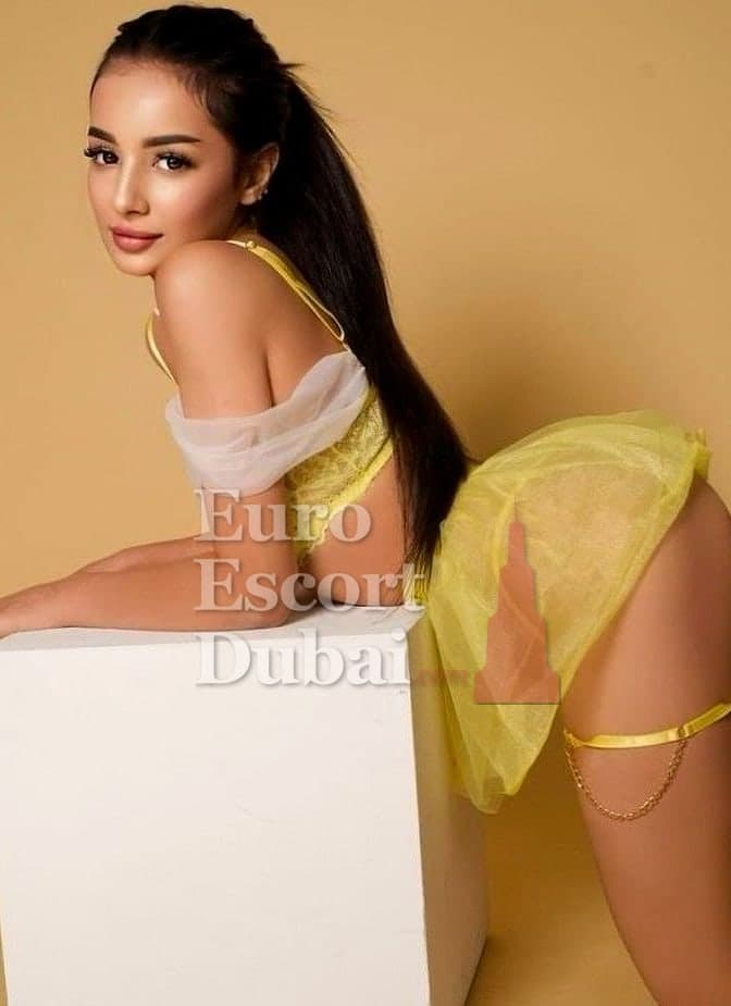 Mohinur, 20, escort in Dubai — 157 cm, black hair (photo 6 of 11)