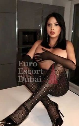 Kamila, 25, escort in Dubai — Colombian, 174 cm (photo 2 of 13)
