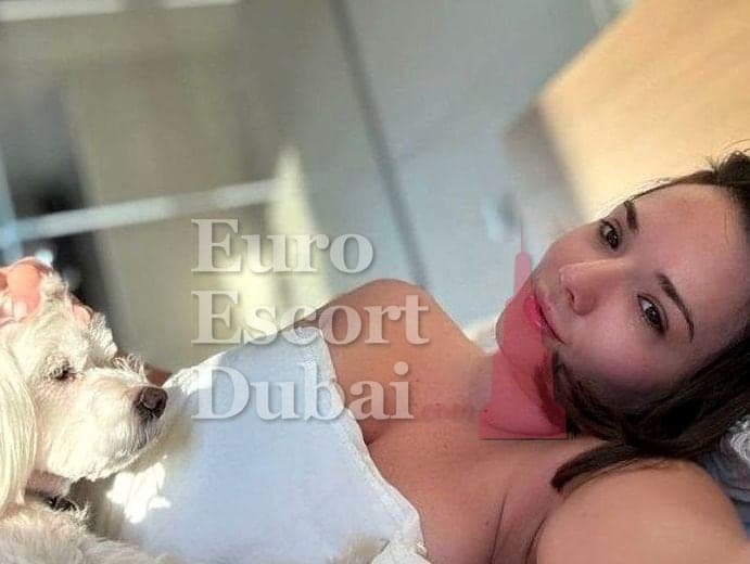 Sol, 28, escort in Abu Dhabi — Spanish, 165 cm (photo 2 of 6)