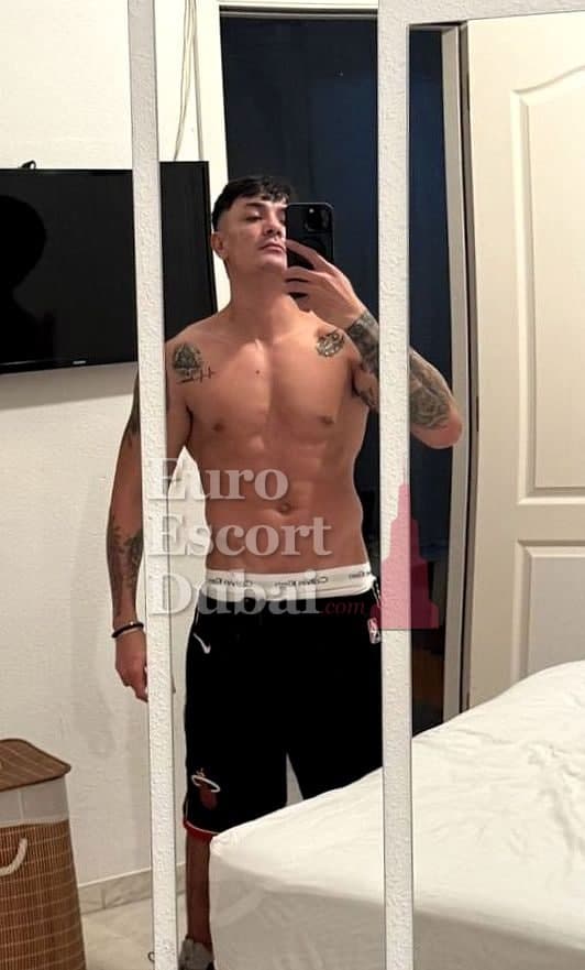 Andrei, 29, escort in Dubai — 170 cm, black hair (photo 10 of 11)