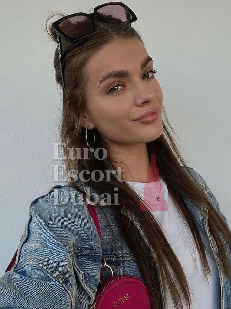 Yaren, 20, escort in Dubai — Turkish, 170 cm (photo 2 of 6)