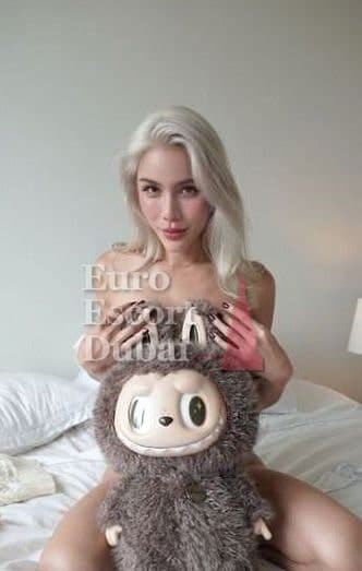 Bora, 27, escort in Ajman — blonde hair, Korean (photo 10 of 13)