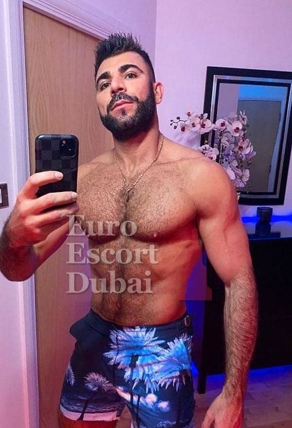 Thiago, 36, escort in Sharjah — 180 cm, black hair (photo 4 of 13)