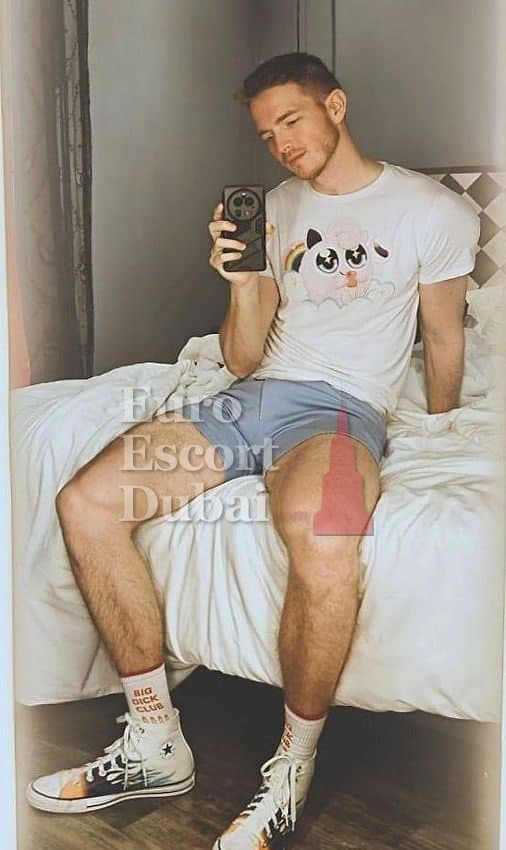 Jake, 28, escort in Dubai — brown hair, 193 cm (photo 3 of 8)