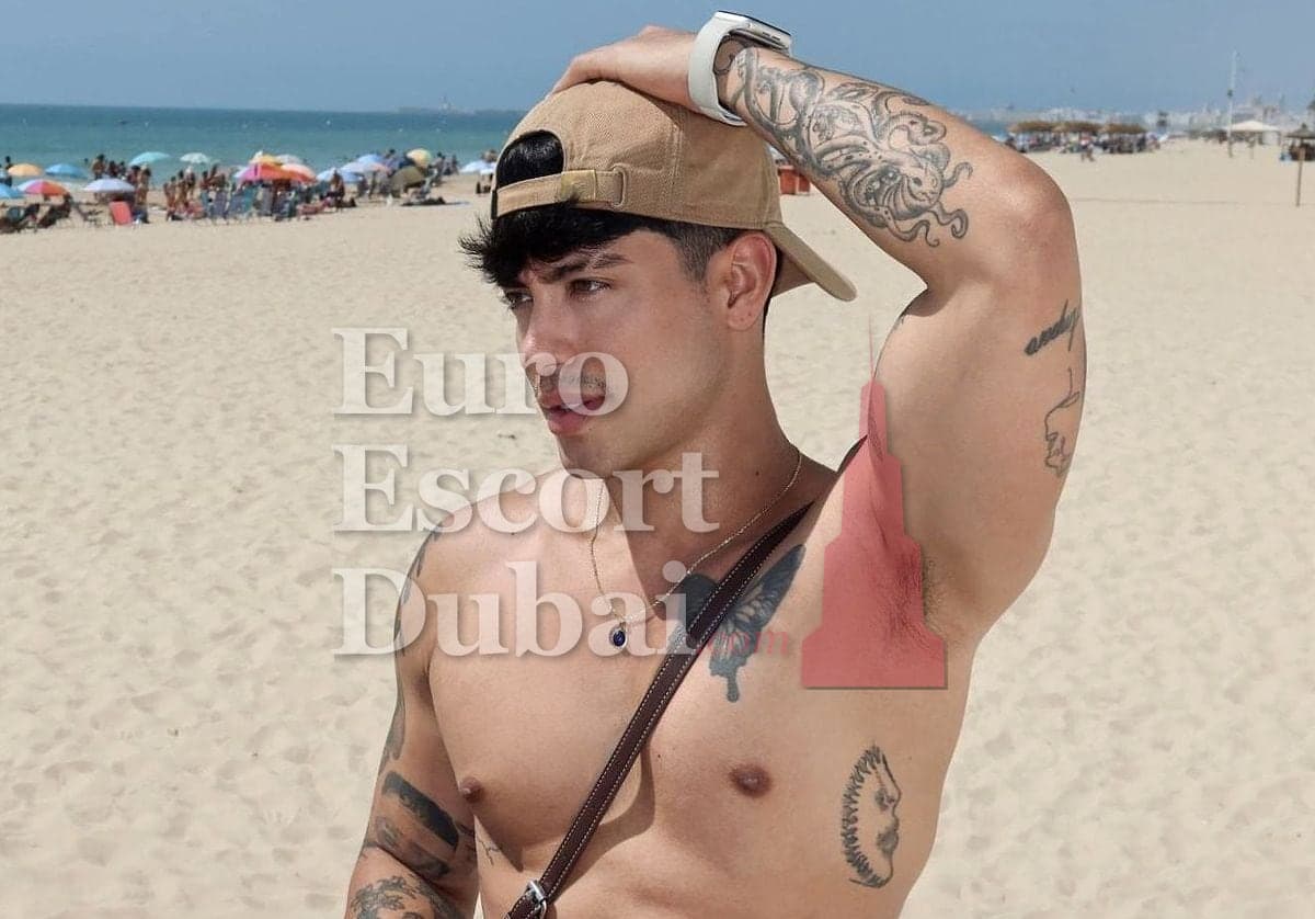 Majid, 24, escort in Dubai — black hair, 173 cm (photo 3 of 13)