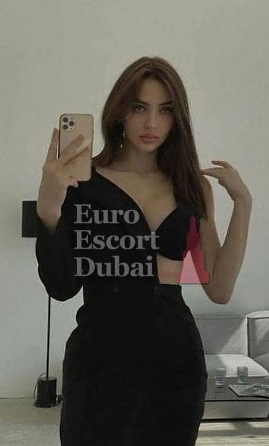 Delilah, 25, escort in Ajman — brown hair, Canadian (photo 4 of 8)