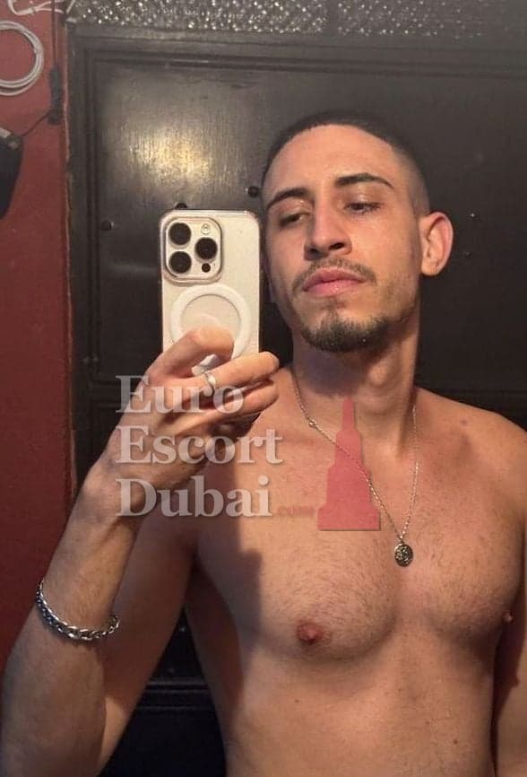 Jack, 24, escort in Dubai — black hair, 185 cm (photo 5 of 7)