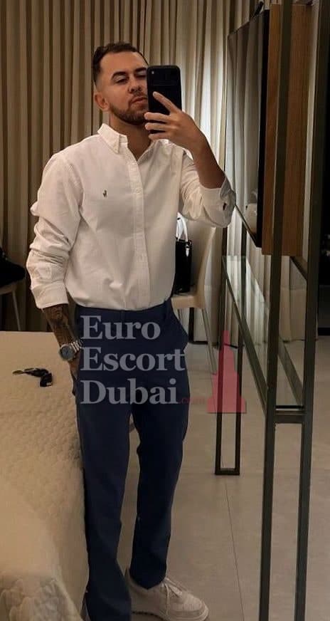 Farid, 25, escort in Dubai — 163 cm, black hair (photo 8 of 8)