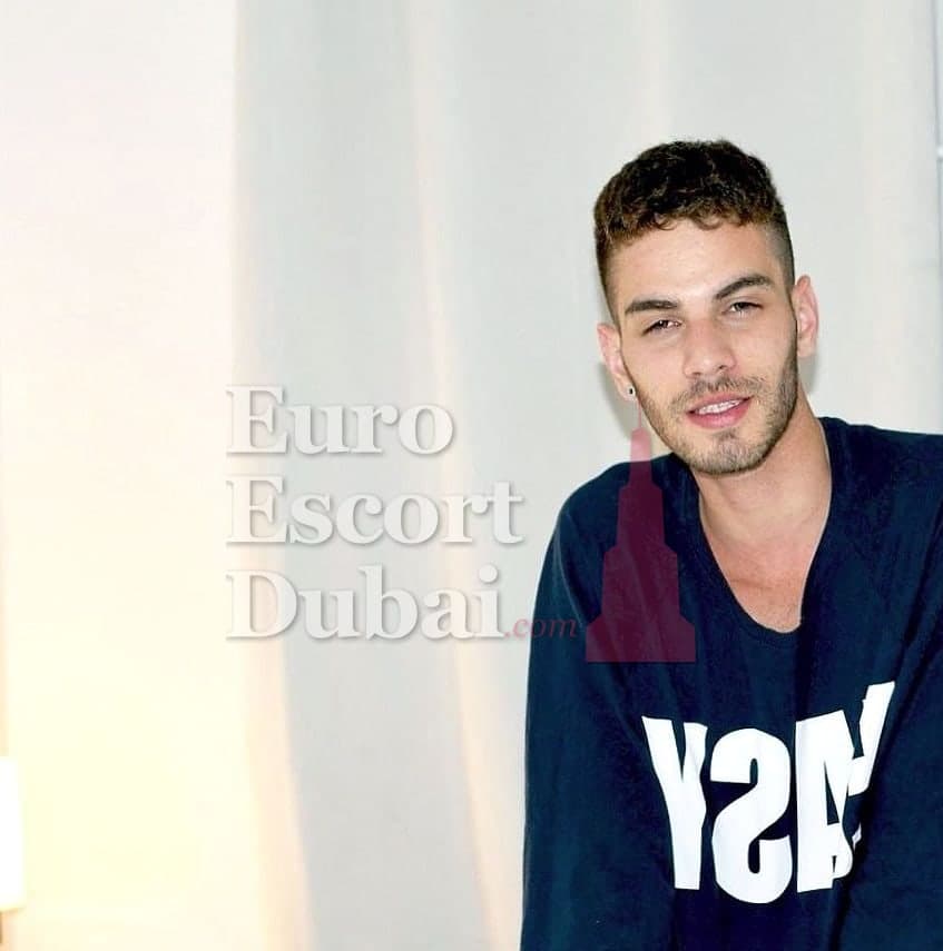 Konstantin, 26, escort in Dubai — 183 cm, black hair (photo 4 of 13)