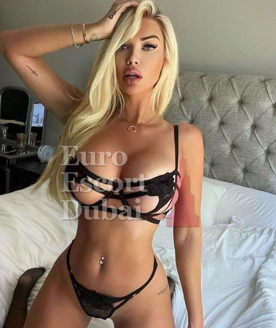 Cindy, 26, escort in Sharjah — American, 167 cm (photo 5 of 8)