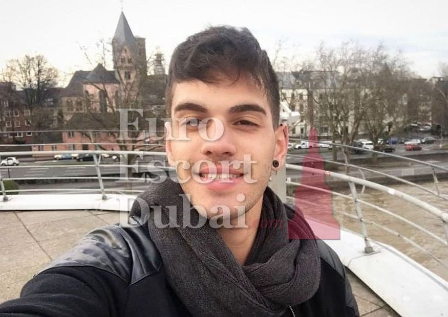 Konstantin, 26, escort in Dubai — 183 cm, black hair (photo 6 of 13)