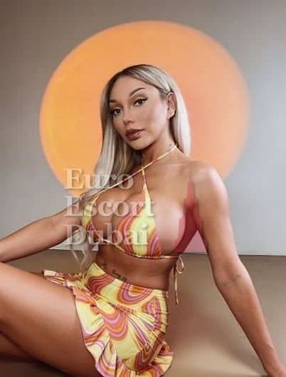 Pilar, 29, escort in Dubai — blonde hair, Brazilian (photo 10 of 13)